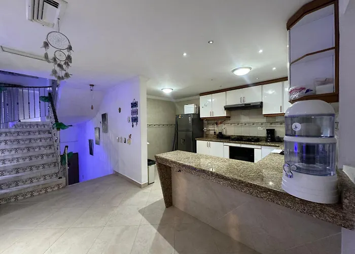 Habitacion De Lujo Con Aire Acondicionado En Condominio Privado